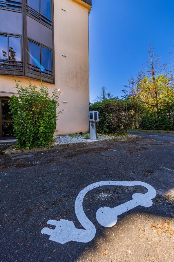Logis Hotel Noemys Brive - Restaurant Le Teinchurier Екстериор снимка