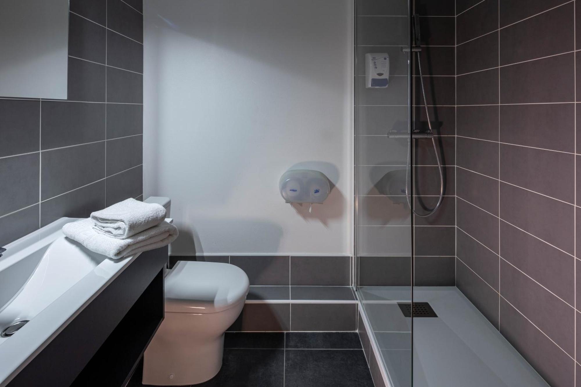 Logis Hotel Noemys Brive - Restaurant Le Teinchurier Стая снимка