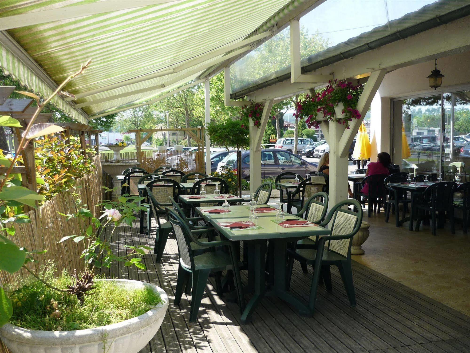 Logis Hotel Noemys Brive - Restaurant Le Teinchurier Екстериор снимка